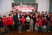 Photo of Semana Internacional del Ajedrez: en el MAT, Julio Zamora recibió al Gran Maestro Faustino Oro