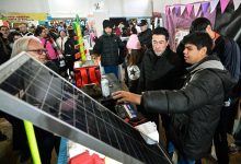 Photo of Nardini visitó la 30ª Feria Regional de Educación, Artes, Ciencias y Tecnología con sede en Malvinas Argentinas