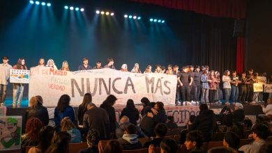 Photo of SE REALIZÓ UNA JORNADA EN HOMENAJE A LOS 50 AÑOS DE LA NOCHE DE LOS LÁPICES CON LA PARTICIPACIÓN DE MÁS DE MIL JÓVENES